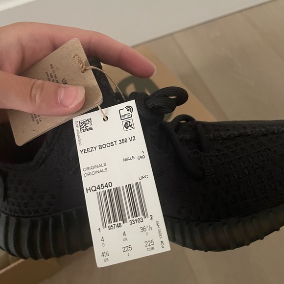 Authentic yeezy - Picture 3 of 9